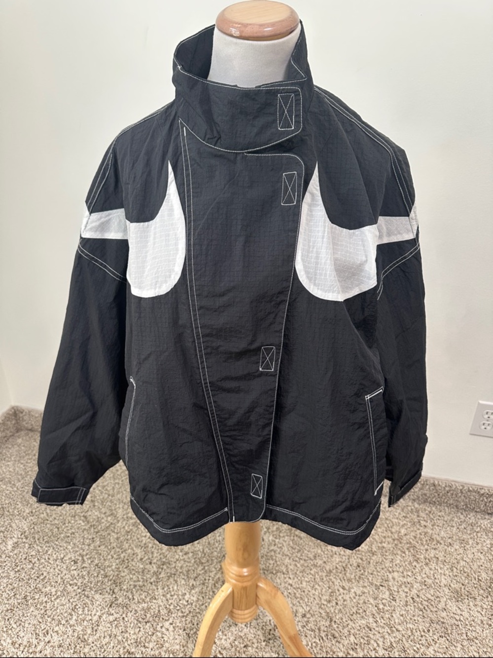 🍐 Nike Swoosh Repel Oversized Jacket